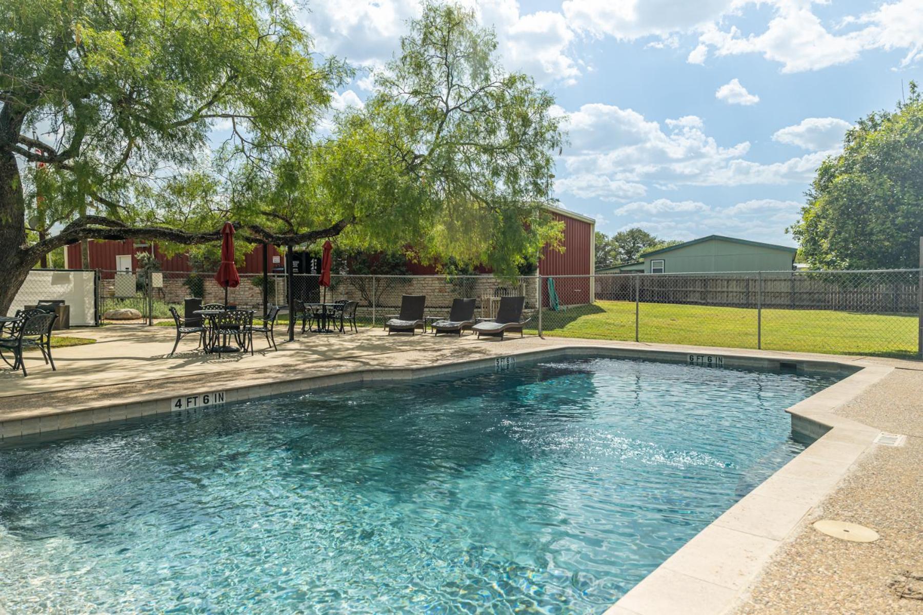Htr Tx Hill Country Campground Kerrville Exterior photo
